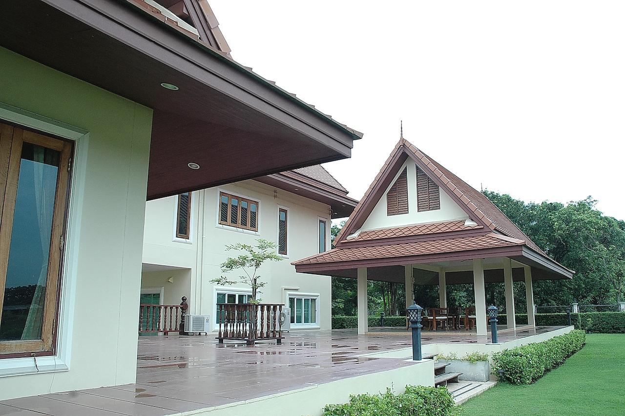 Thararin Villa Ban Doem Bang المظهر الخارجي الصورة