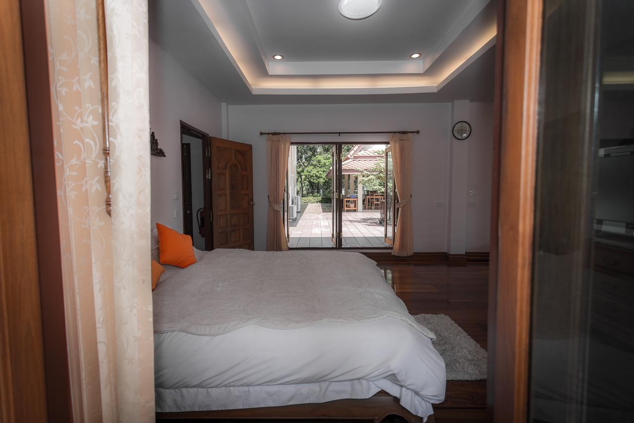 Thararin Villa Ban Doem Bang الغرفة الصورة