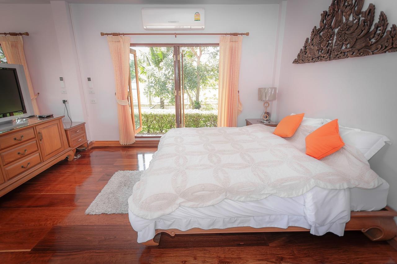 Thararin Villa Ban Doem Bang الغرفة الصورة